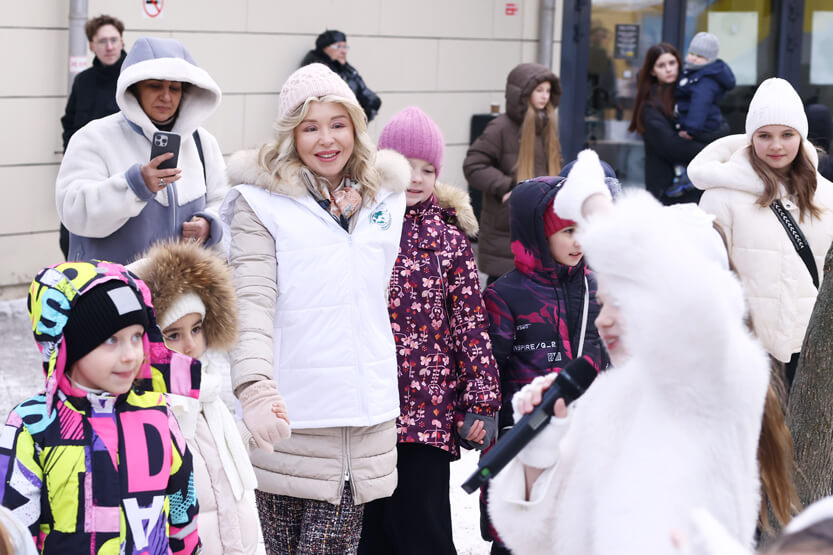 Экоёлка засияла в Московском зоопарке!